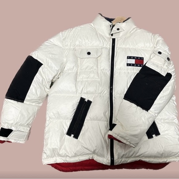 Tommy Hilfiger/Tommy jeans puffer jacket size L taking offers - Picture 2 of 14